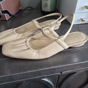 VINCE Macadamia Flats